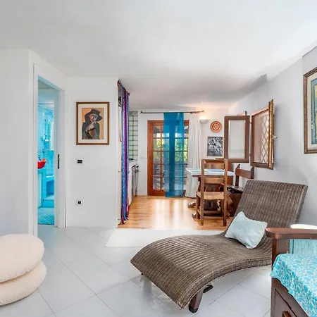 Elegante Trilocale 250 Mt Dal Mare *